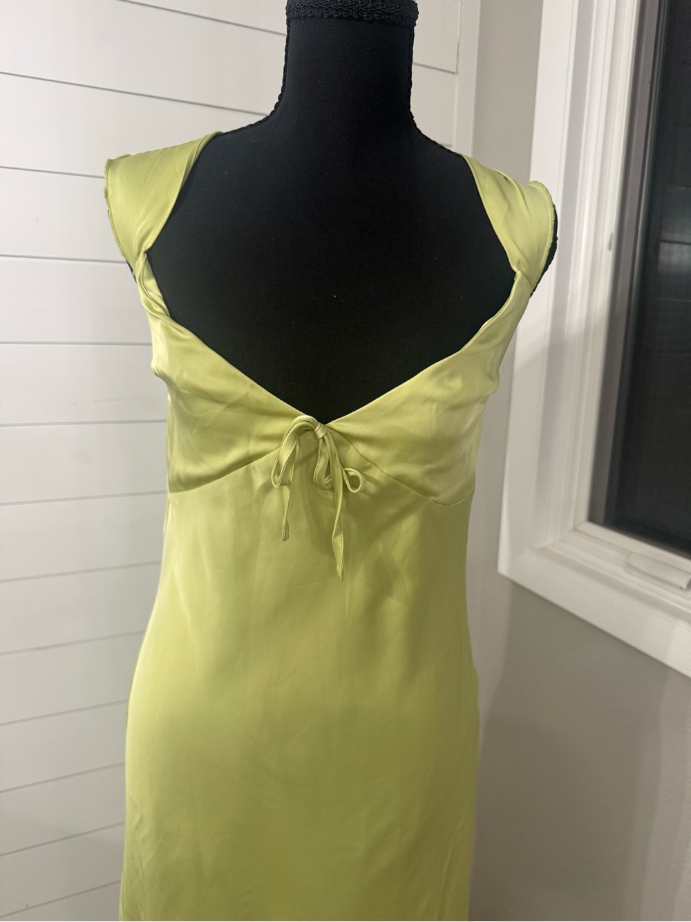 Meshki Light Green Maxi Dress Satin Ruffle Straps Sweatheart Neckline Size M - Picture 2 of 7